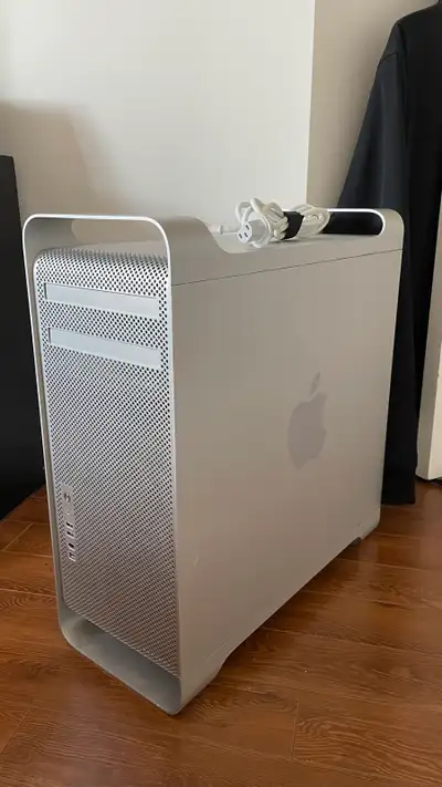 Apple Mac Pro 3,1 8 Core, View more