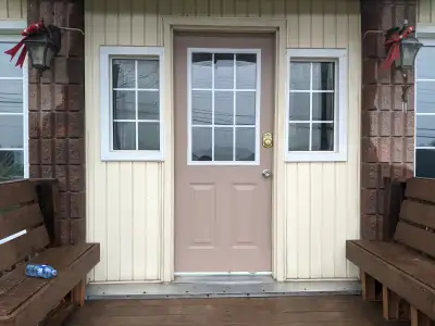Beautiful and well-maintained 4-bedroom, 2-bathroom upper unit available for rent in Parkhill West,...