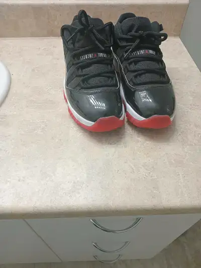 Negotiable, Worn a few times, Buyed them not too long ago, Clean used like new. The size us "10" US....