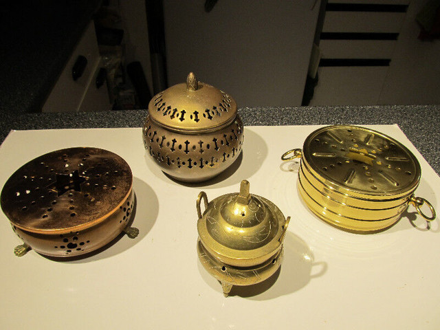 Assorted vintage brass and copper incense burners. in Arts & Collectibles in Oakville / Halton Region