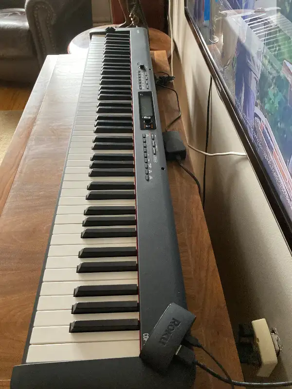 Casio  CDP S-350  Digital Piano  / 88 key in Pianos & Keyboards in City of Montréal - Image 5