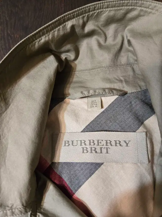 Burberry Brit Trench Coat in Women's - Tops & Outerwear in Mississauga / Peel Region - Image 5