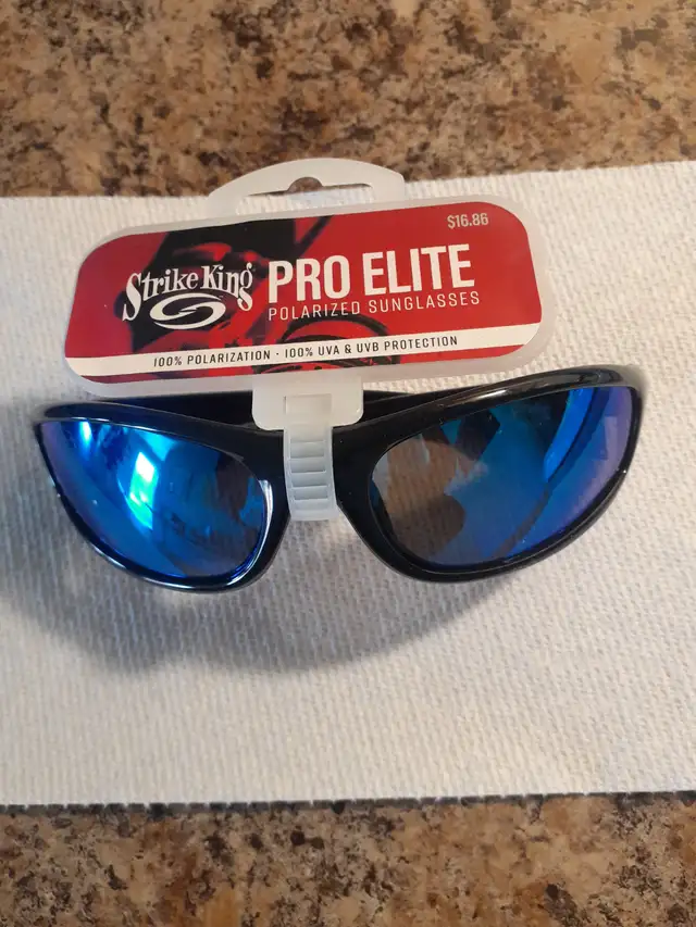STRIKE KING PRO ELITE POLARIZED SUNGLASSES 100% POLARIZATION in Fishing, Camping & Outdoors in Oakville / Halton Region - Image 2