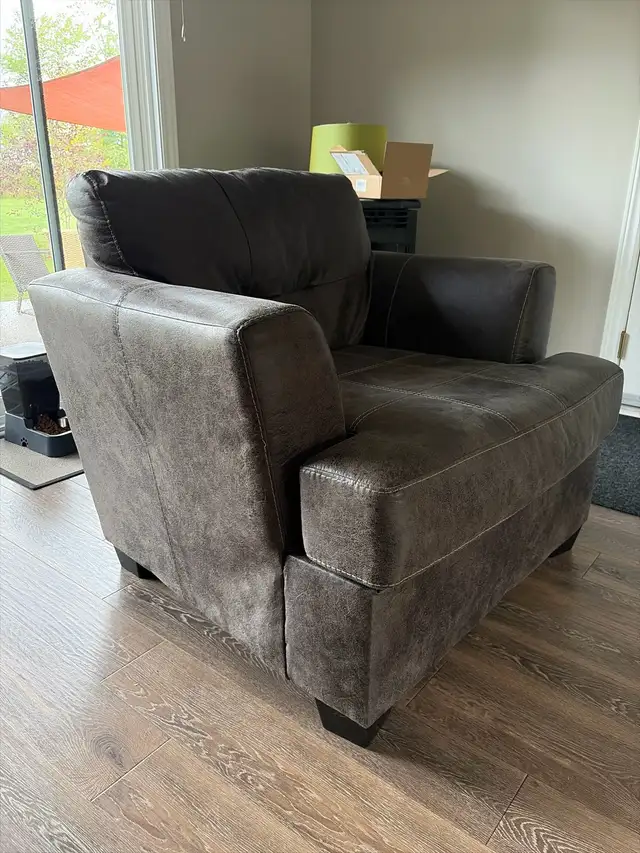 Faux Suede Couch and Chair in Multi-item in Kingston - Image 3