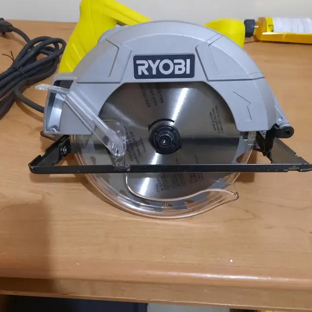 RYOBI CIRCULAR SAW in Power Tools in London - Image 2