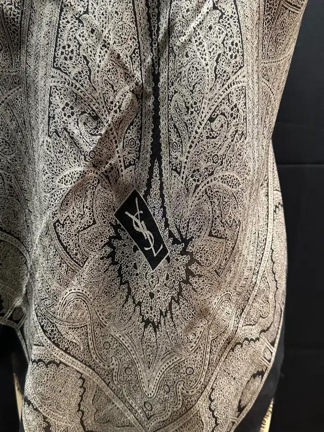 STUNNING YVES ST-LAURENT VINTAGE SHAWL in Women's - Tops & Outerwear in Ottawa - Image 3