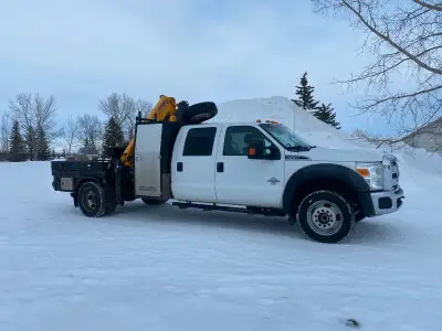 6.7 power stroke 4X4; 305,000 kms; 6 passenger cloth seats with no tears or stains. New clock spring...