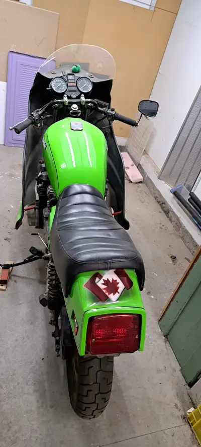 Bored to 810, Supertrapp pipe, rejetted, c/w oil cooler. Been sitting in a heated garage for 15 yrs(...