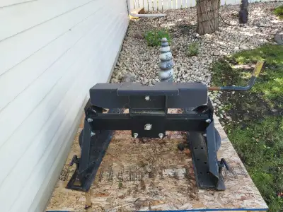 Hijacker Double Pivot 5th Wheel Trailer Hitch, View more