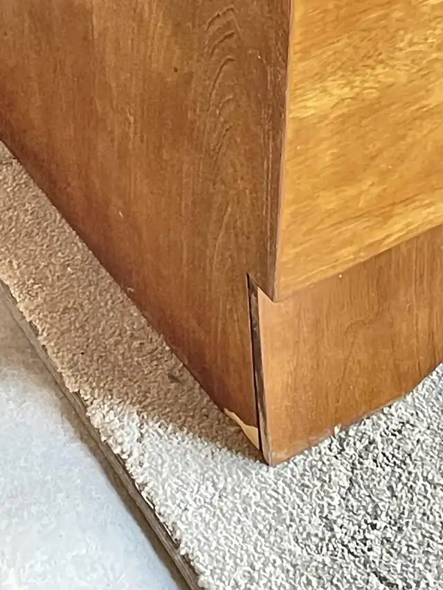 Invermere-Beautiful Antique *Viscol cedar chest- great condition in Dressers & Wardrobes in Revelstoke - Image 7