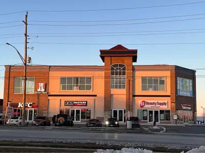 Welcome to shared business spaces where you can be your own boss! We have nicely finished, sun-fille...