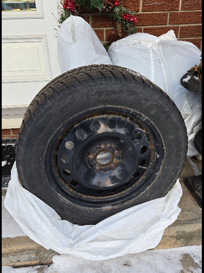 235/55R17 about 2mm tread. On steel rims. From 2016 Ford Escape.