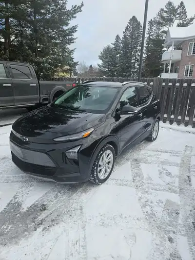 2 x 2023 Chevrolet Bolt EUV L’auto a été acheté en 2023 au Sommet Chevrolet Tremblant. Aucun acciden...
