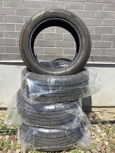 Pneus d'hiver neufs 225/55 R18 98H. Les pneus sont neufs. Ils n'ont jamais été utilisés. Payés 800$....