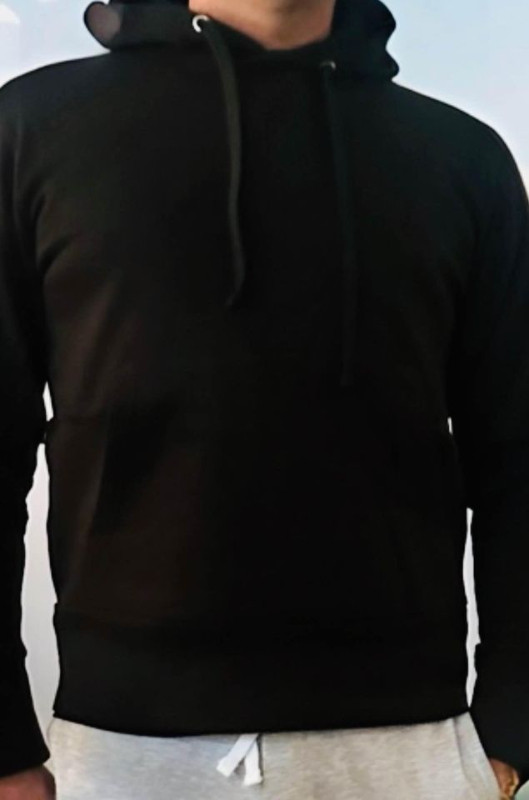 Hoodies noirs avec poche avant et capuchon. Personnalisable* dans Femmes - Hauts et vêtements d'extérieur  à Lanaudière - Image 3