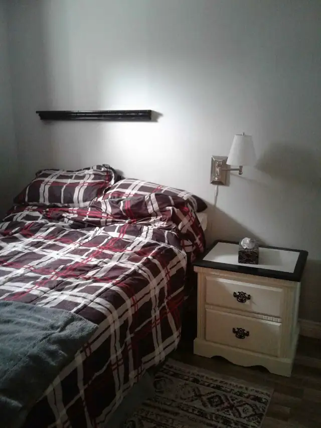 One Bedroom Basement Apartment Fully Furnished63735893892865124