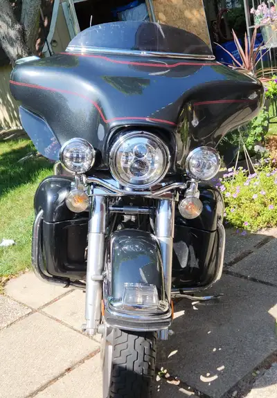 2007 Ultra Classic 96ci 6 speed 67000 miles Black pearl paint Screaming Eagle Stage 2 255 torque cam...