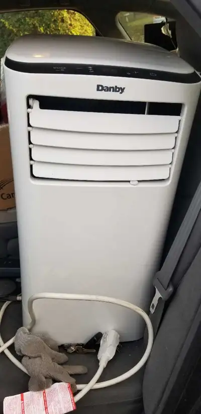 Danby portable AC unit :: includes, hose, remote and window kit :: works well and has not been used...
