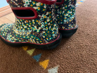Woman youth rain boots