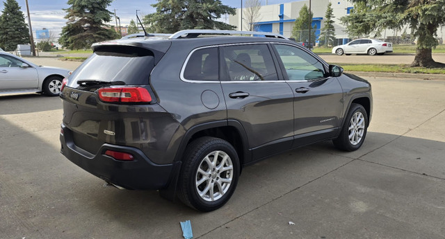2105 Jeep Cherokee North 4WD in Cars & Trucks in Edmonton - Image 4