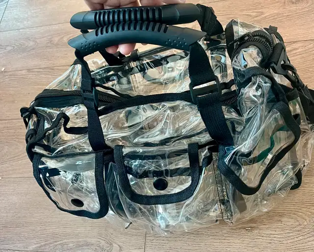 Clear Makeup Bag in Bags & Luggage in City of Toronto - Image 5