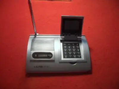 Portable Desk-top AM/FM radio & calendar,, View more