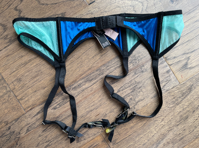 Victoria's Secret garter belt (size M/L) NWT blue in Other in St. Catharines - Image 2