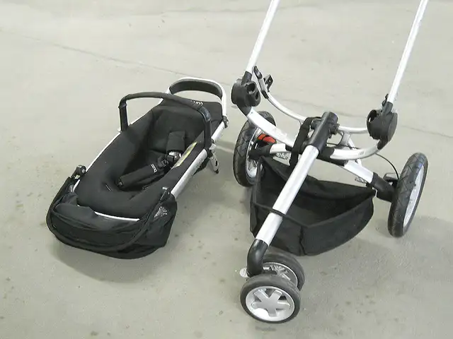 Quinny Foldable  Folding Child Stroller Jogger 12" Wheel Perfect in Strollers, Carriers & Car Seats in City of Toronto - Image 7