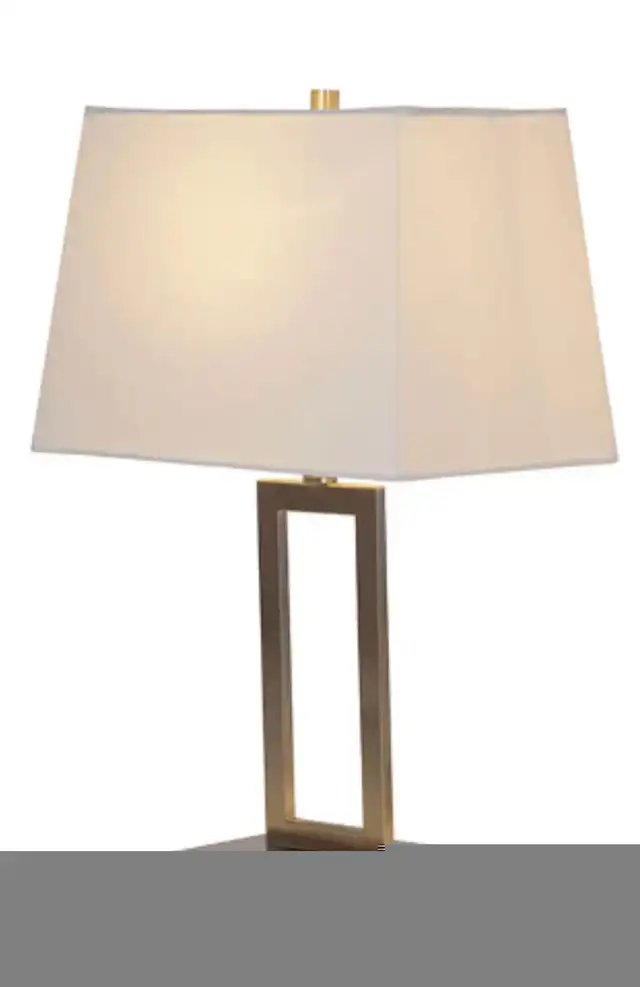 Table lamp  in Other in Markham / York Region - Image 3