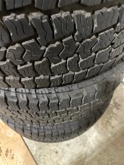 The Cooper Discoverer Road+Trail AT is an on-road all-terrain tire built for SUVs and light pickups....