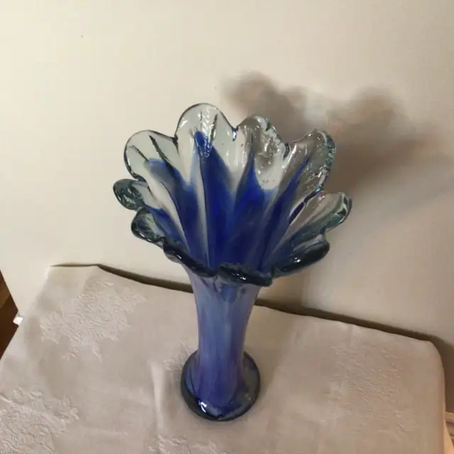 Blown Art Glass Vase in Arts & Collectibles in Edmonton - Image 2