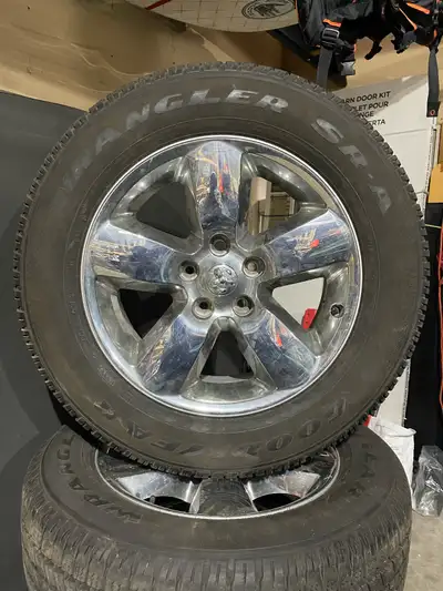 5x139.7 20x8 chrome cladding wheels 2017 sensors TPMS lug nuts included 275/60/20 Goodyear SRA tires...