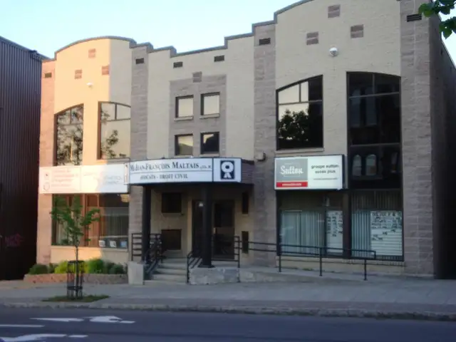 2 locaux commerciaux (bureaux) au centre-ville de Jonquière in Commercial & Office Space for Rent in Saguenay - Image 3