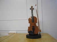 Petit violon décoratif