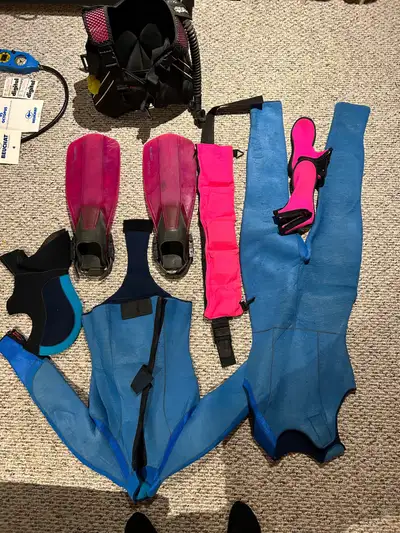 Ladies medium neoprene suit, hood and boots. Weight belt, fins and buoyancy compensator. Beuchat reg...