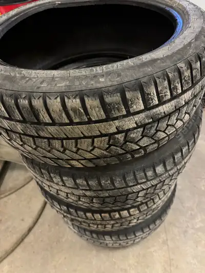Winter tire 225-45-18