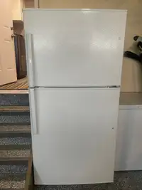 GE white refrigerator 