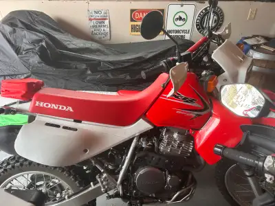 2014 xl650r mint mint mint call for more pics 24000km $7800obo 7059274225 text only please