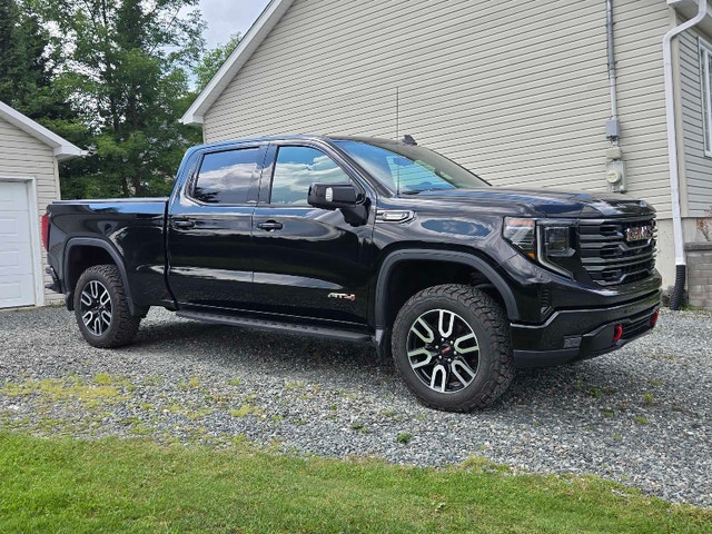 2024 GMC Sierra 1500 AT4 3.0 Duramax diesel — photo 3