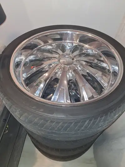 24 inch tires and rims in great shape fit great on chevy silverado