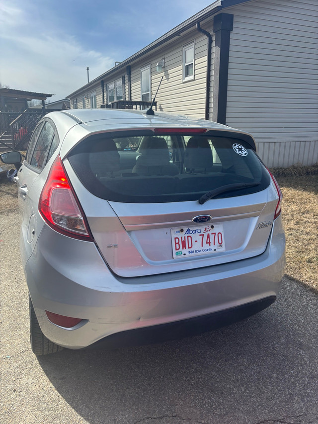 2015 Ford Fiesta SE Hatchback in Cars & Trucks in Edmonton - Image 3