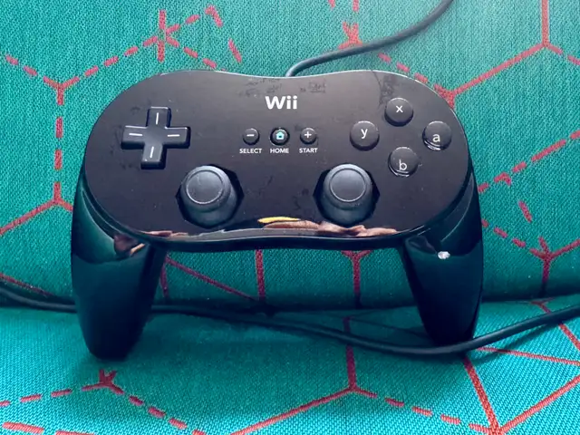 Nintendo Wii Classic Controller Pro
