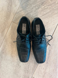 Men' Black dress shoes size 9