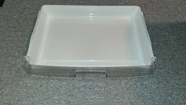 Bacs et accessoires de refrigerateur LG 33po.largeur in Refrigerators in Sherbrooke - Image 7