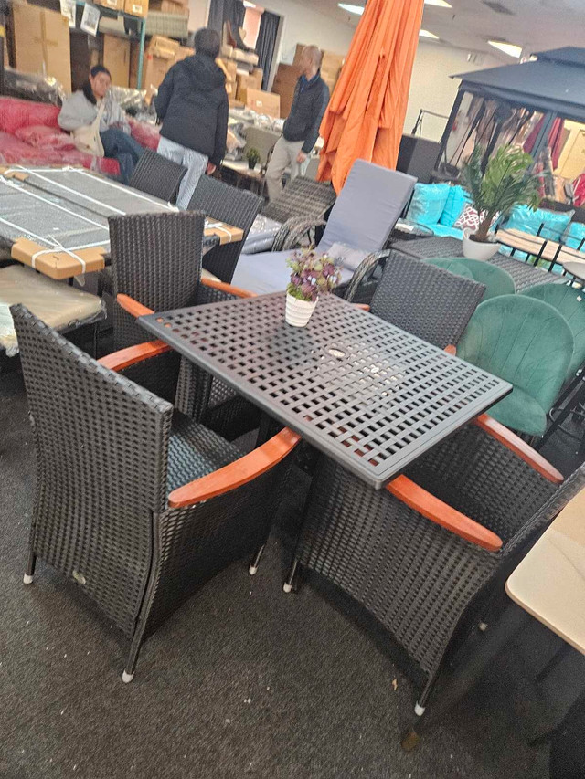 Only one set ,Patio furniture set with Dining table in Patio & Garden Furniture in Markham / York Region - Image 3