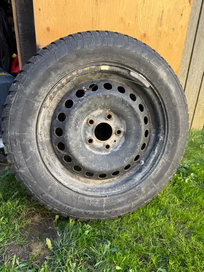 Will trade either set for 235/65/17” with 5 x114.3mm bolt pattern for a Nissan Rogue or $225 each se...