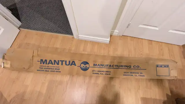 Brand New Mantua Insta-Lock Adjustable Metal Bed Frame in Beds & Mattresses in Kingston - Image 2