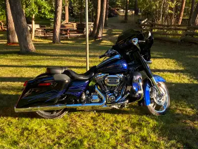 Reduced. 2016 Harley-Davidson CVO Street Glide. VERY LOW 14K kms. No tire kickers or test rides plea...