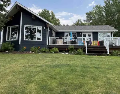 Short term rental October 1st to April 30th $3000.00 per month plus utilities 1900 square foot lakes...