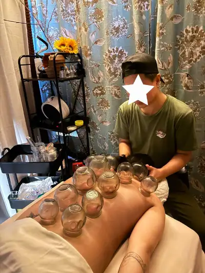 [MALE THERAPIST] Book your massage session with Lhes, View more